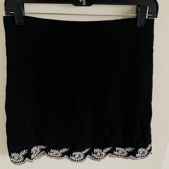 Embroidered Mini Skirt - Picture 3 of 4